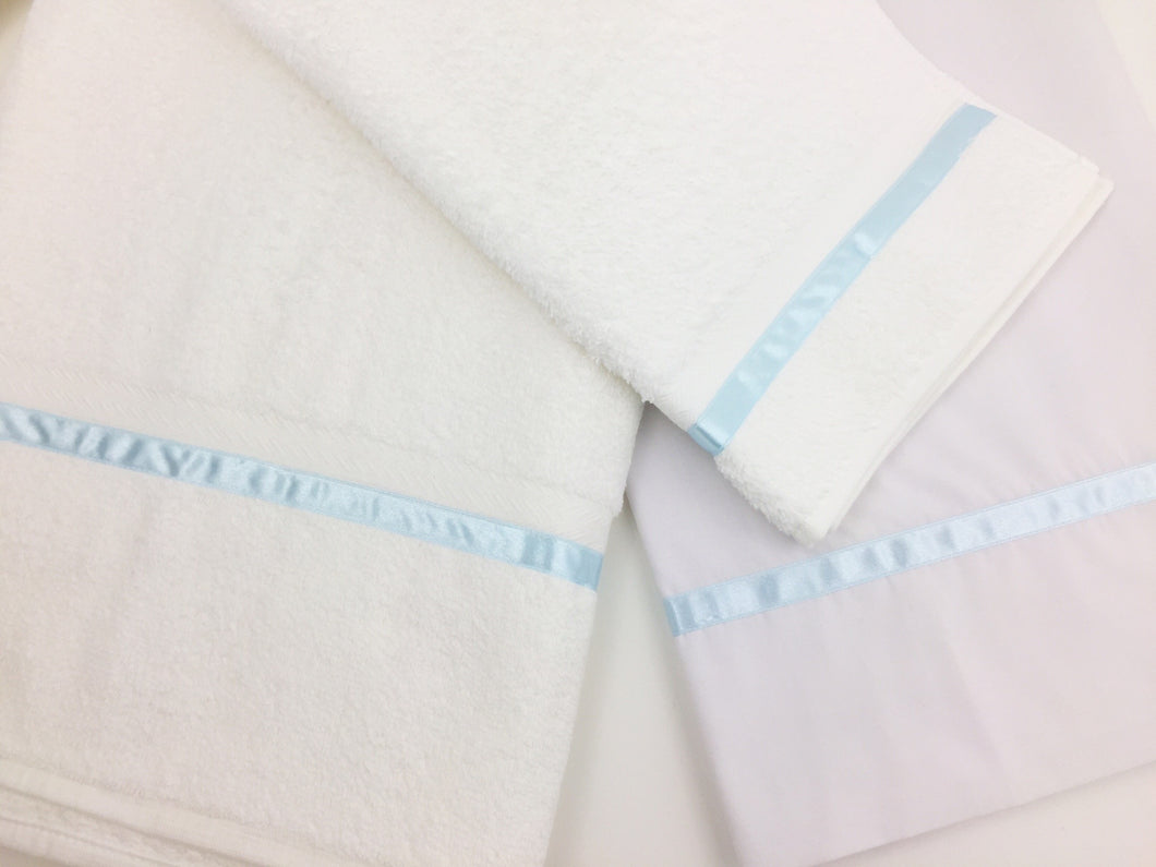 3pc Lathopana Set with Large Bath Towel, Hand Towel, Oil Sheet T24540