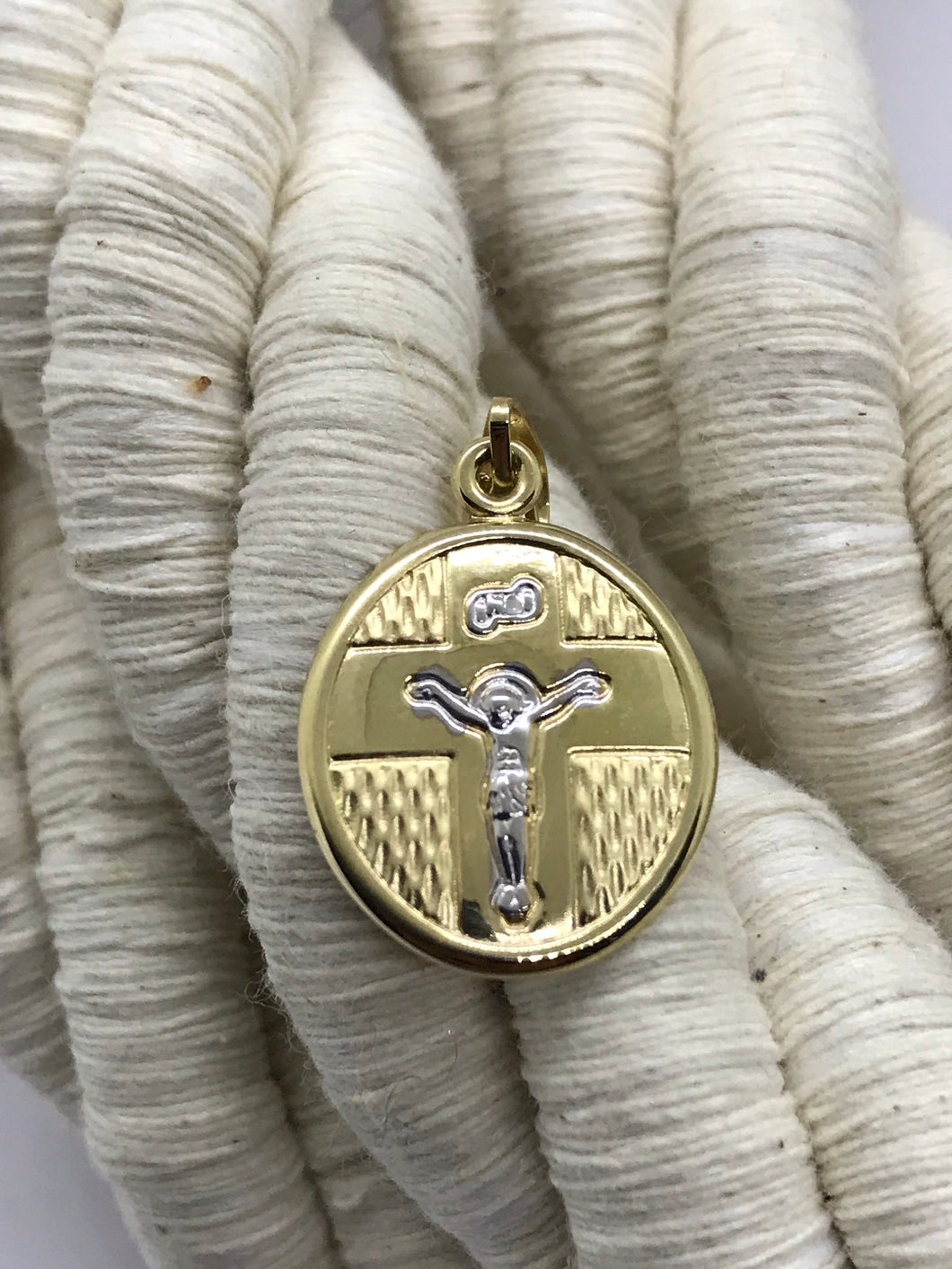 14k Gold Pendant 23