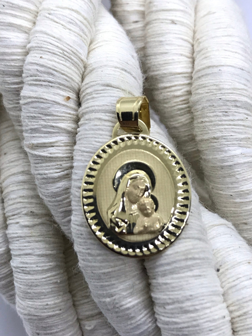14k Gold Pendant 21