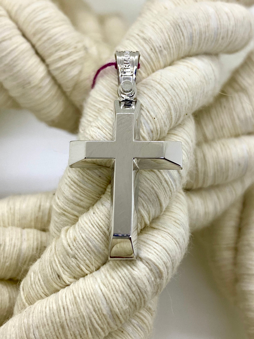 Triantos White Gold Cross 34
