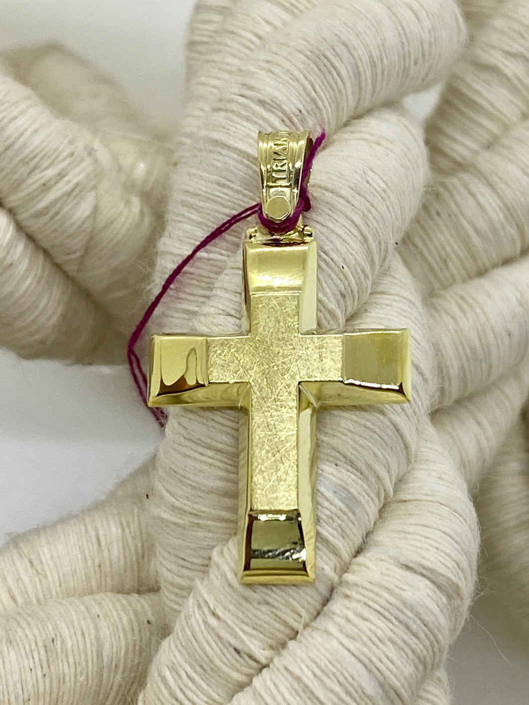 Triantos Yellow Gold Cross 40