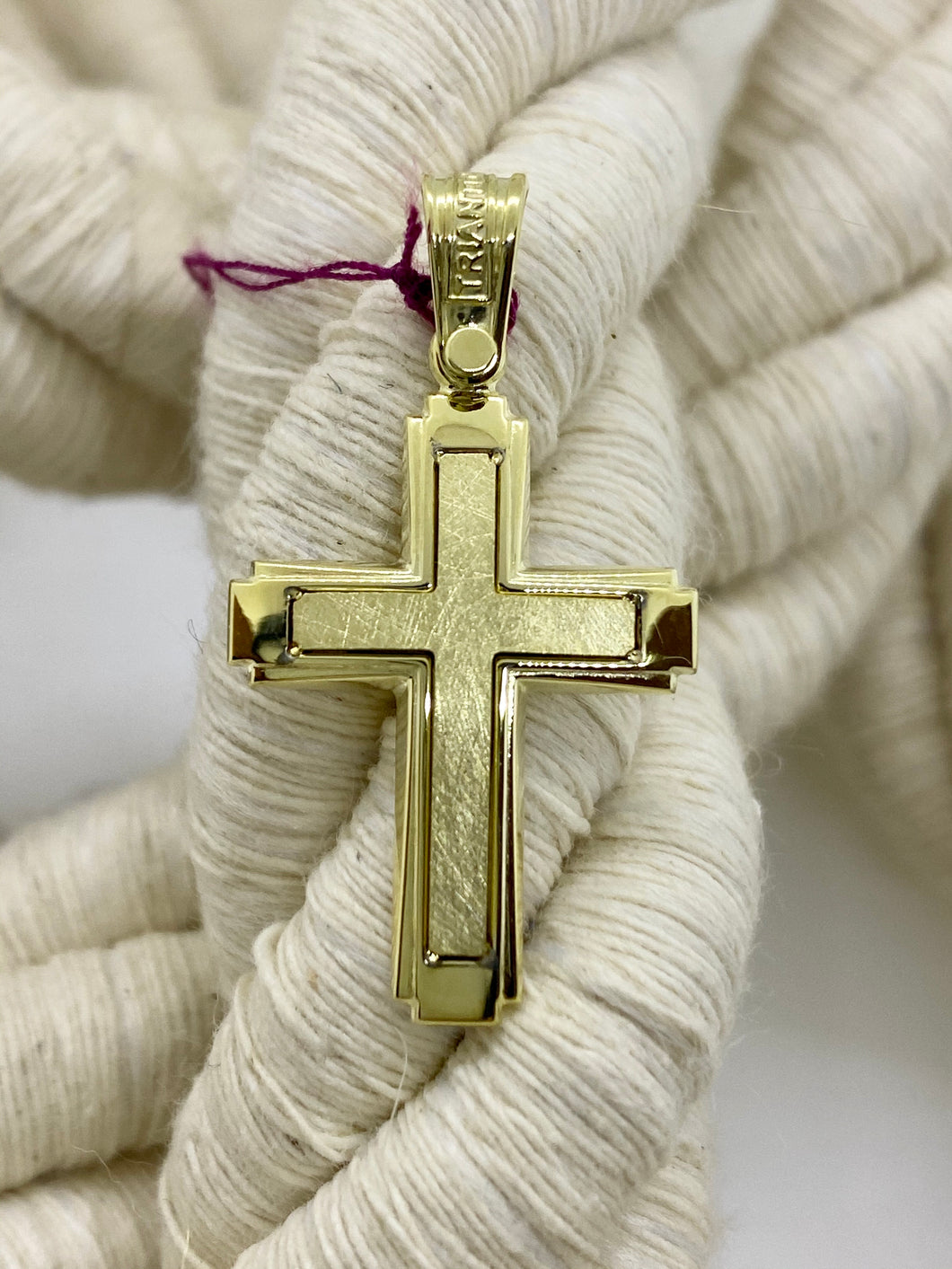 Triantos Yellow Gold Cross 38