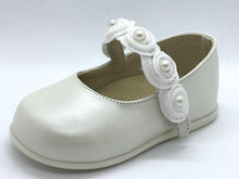 Load image into Gallery viewer, Babywalker Pearl Flower Leather Shoe
